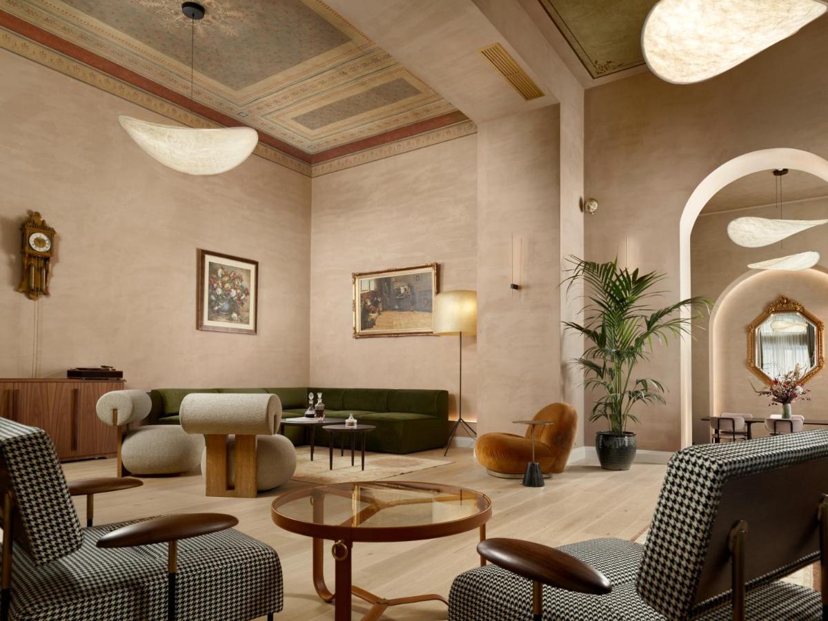 Monument Hotel Athens Exterior photo